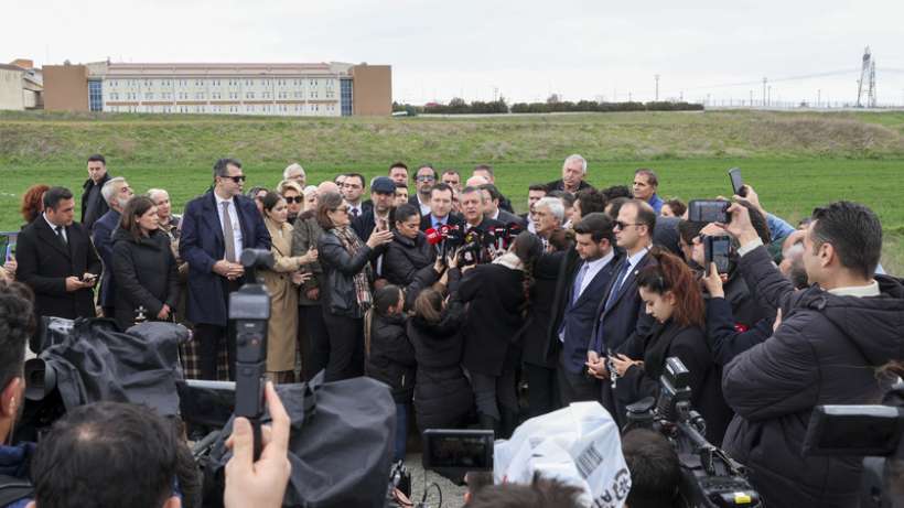 TUTSAKLIK YILDIRMAZ BİZLERİ “BAŞLARI DİK, ALINLARI AÇIK, ASLANLAR GİBİLER”
